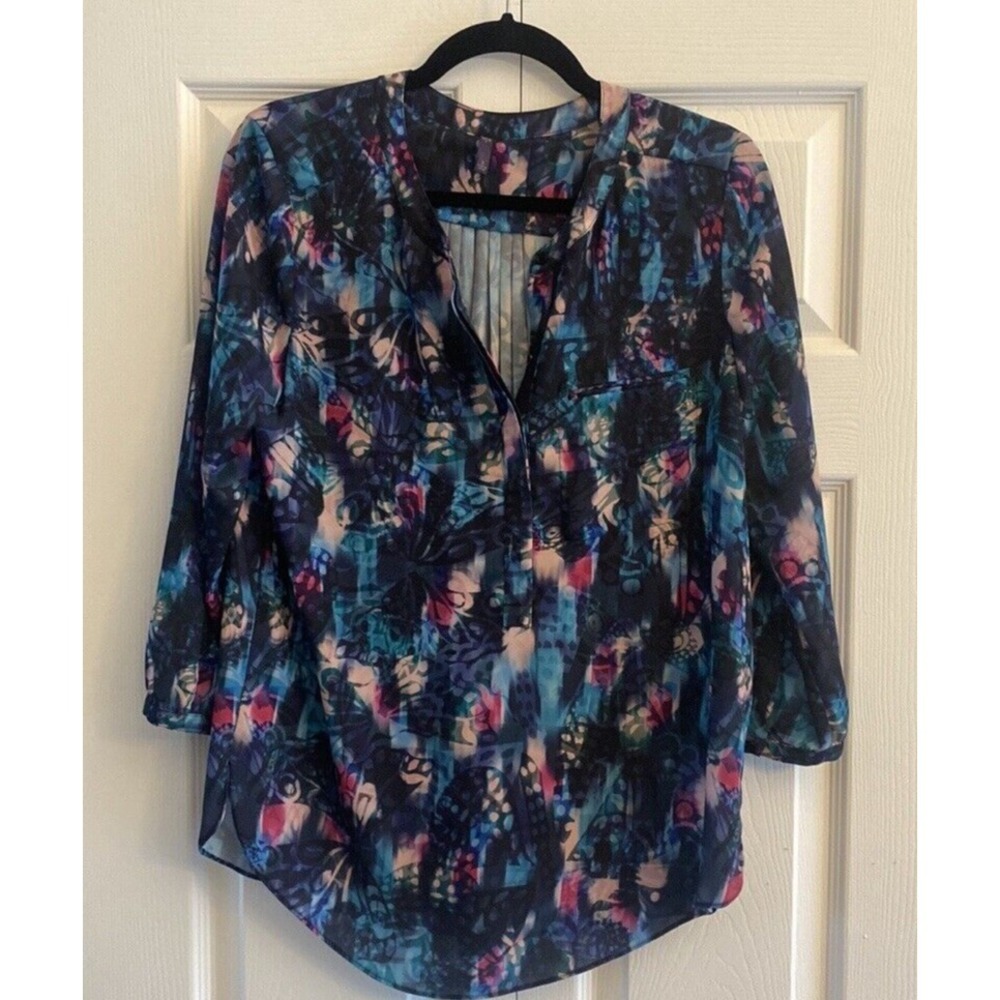 NYDJ Henley Blouse Womens Size S Blue Pink Abstract Print Chiffon Pleated Top‎